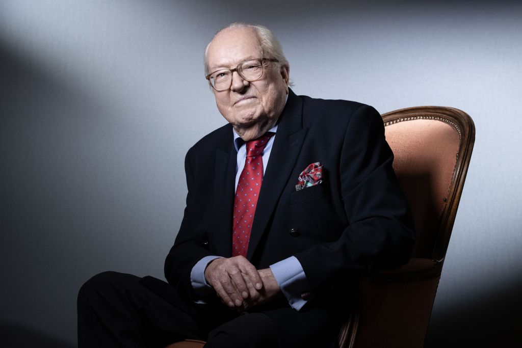 Jean-Marie Le Pen, un "visionnaire" pour le RN, un "être abject" pour la gauche, une "figure historique" pour l'exécutif