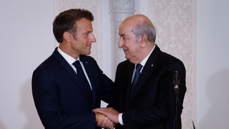 M. Macron et M. Tebboune "ont convenus de poursuivre l'ambitieux travail de préparation pour faire de cette visite un succès". (Photo LUDOVIC MARIN/AFP via Getty Images)