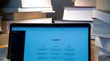 ChatGPT: une entreprise française crée un logiciel capable de détecter les textes générés par l’IA