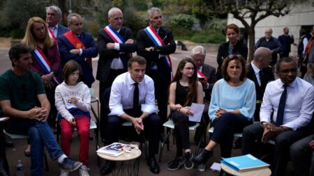 Retraites: la CGT coupe le courant du collège visité par Macron dans l’Hérault