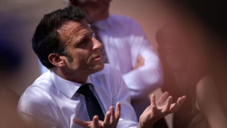 Salaires enseignants: Emmanuel Macron annonce «entre 100 et 230 euros nets en plus par mois»