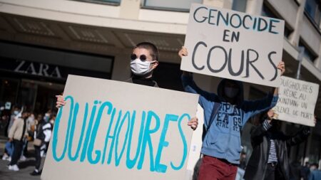 Travail forcé des Ouïghours: une nouvelle plainte vise les géants du textile en France