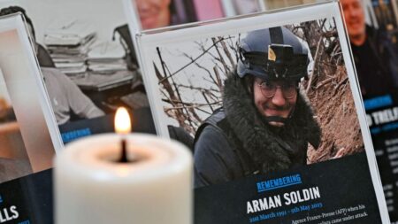 La chaîne Canal+ rend hommage au journaliste de l’AFP Arman Soldin