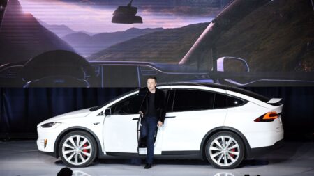 Chine: Elon Musk rencontre le ministre de l’Industrie pour évoquer les nouvelles générations de voitures