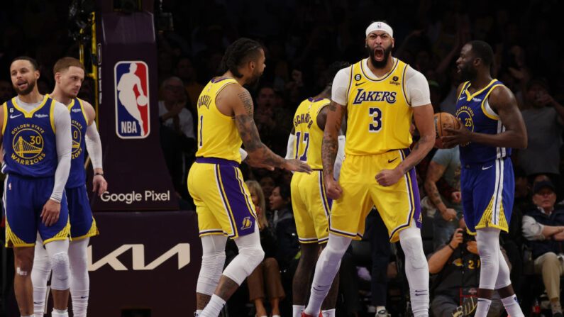 Les Lakers d'Anthony Davis #3 éjectent les Warriors dans le match 6 à L.A. (Photo by Harry How/Getty Images)