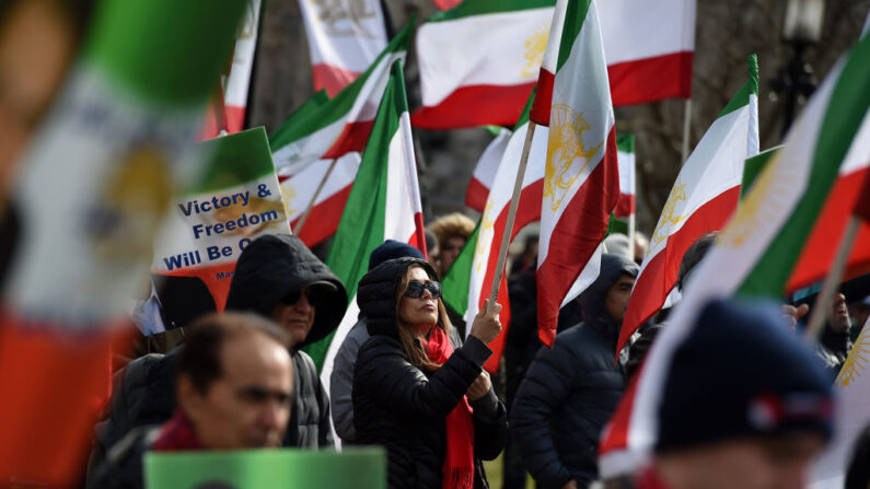Un rassemblement pour le changement démocratique en Iran, dans le parc Lafayette en 2020 à Washington DC. Le rassemblement avait pour but de soutenir le soulèvement du peuple iranien. (Photo OLIVIER DOULIERY/AFP via Getty Images)