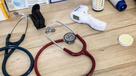 Santé: toucher à la liberté d’installation des médecins «va pourrir la situation», prévient François Braun