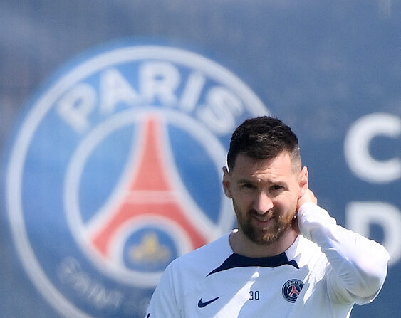 Lionel Messi l'attaquant argentin du Paris Saint-Germain, quitte bientôt son club. (Photo FRANCK FIFE/AFP via Getty Images)