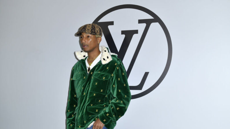 Pharrell Williams assiste au défilé Louis Vuitton de la mode féminine automne hiver 2023-2024 dans le cadre de la semaine de la mode à Paris au musée d'Orsay le 06 mars 2023 à Paris. (Photo Kristy Sparow/Getty Images)