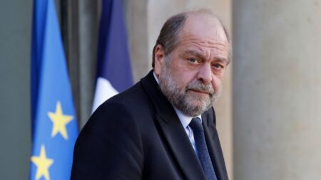 Conflits d’intérêts: Éric Dupond-Moretti sera bien jugé, mais garde la «confiance» d’Élisabeth Borne