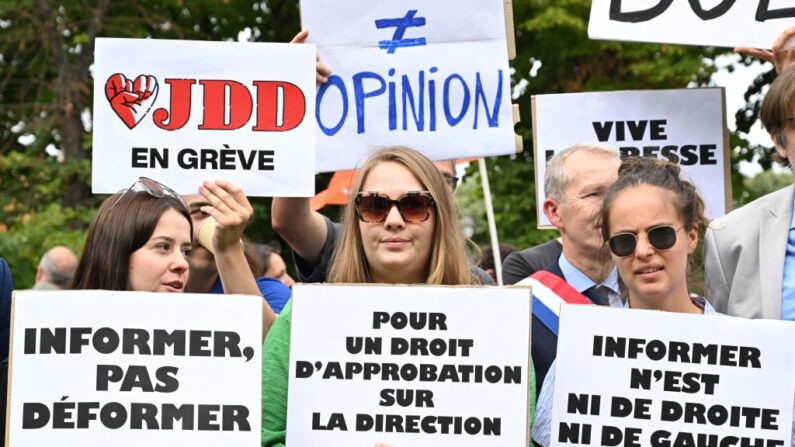 La rédaction du JDD a voté le 19 juillet la reconduction de sa grève contre la nomination du directeur de la rédaction d'extrême droite Geoffroy Lejeune. (Photo BERTRAND GUAY/AFP via Getty Images)