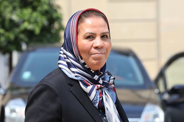 La militante franco-marocaine Latifa Ibn Ziaten est la présidente de l'Association des jeunes Imad Ibn Ziaten pour la paix et la mère du parachutiste français Imad Ibn Ziaten, tué par Mohamed Merah.  (LUDOVIC MARIN/AFP via Getty Images)