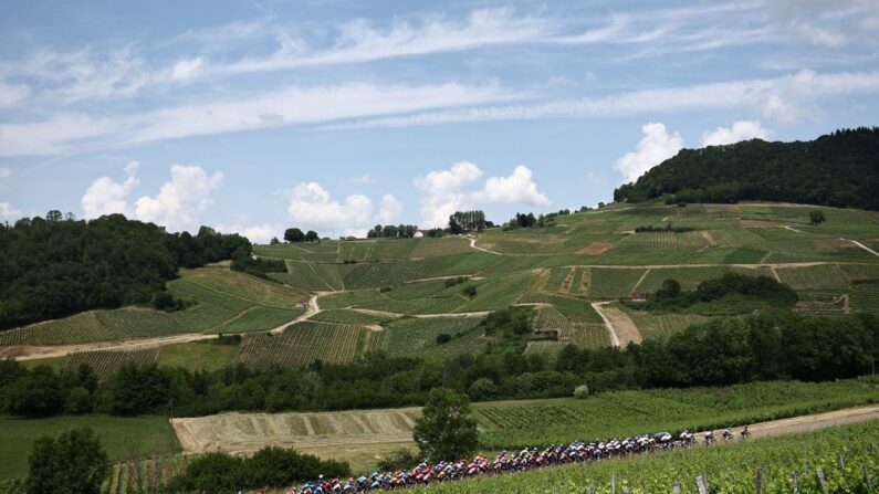 Le Tour de France passe par le Jura ce vendredi. (Photo by ANNE-CHRISTINE POUJOULAT/AFP via Getty Images)