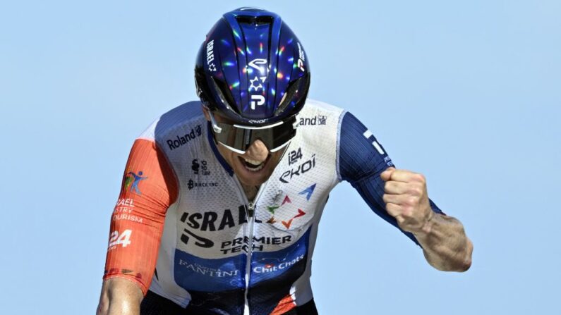 Le Canadien Michael Woods (Israel PT) a remporté la 9e étape du Tour de France dimanche au sommet du Puy de Dôme. (Photo by DIRK WAEM/BELGA MAG/AFP via Getty Images)