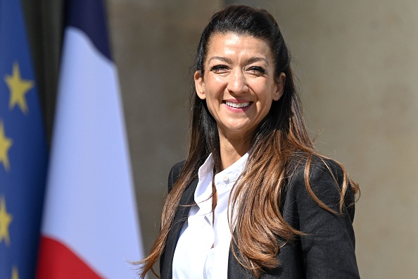 La nouvelle ministre de la Ville, Sabrina Agresti-Roubache, arrive au Conseil des ministres au palais de l'Élysée à Paris le 21 juillet 2023. (Photo BERTRAND GUAY/AFP via Getty Images)
