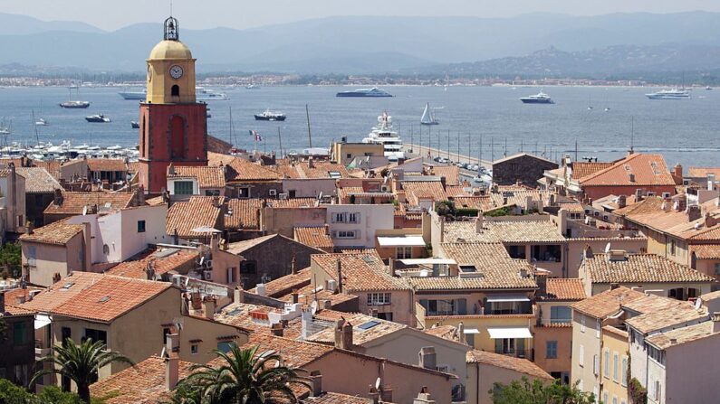 Une vue du village de Saint-Tropez. (Photo JEAN CHRISTOPHE MAGNENET/AFP via Getty Images)