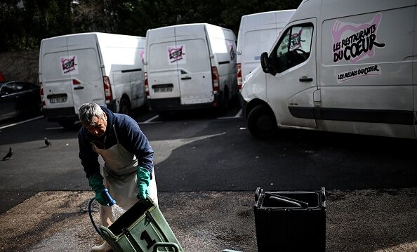 Douze Camions Des Restos Du C Ur Vandalis S Un Mineur De Ans A T Interpell Restos Du