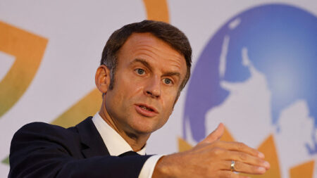 Les oppositions ne prennent pas Emmanuel Macron au pied de la lettre