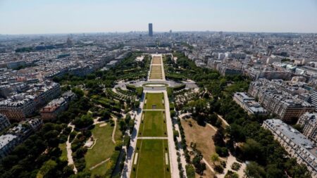 Les pelouses du Champs-de-Mars sont « un champ de ruines » s’insurgent des riverains