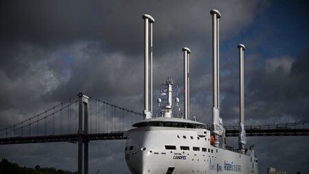 «Canopée», le premier navire cargo à voiles au monde inauguré à Bordeaux