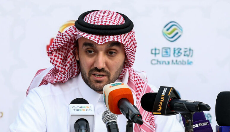 Le prince Abdulaziz bin Turki al-Faisal al-Saud, ministre saoudien des sports et de la jeunesse. L'Arabie saoudite, a annoncé mercredi sa candidature à l'organisation du Mondial-2034. (Photo : HAITHAM AL-SHUKAIRI/AFP via Getty Images)