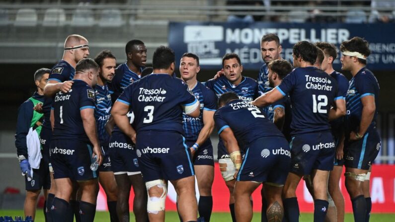 Les joueurs de Montpellier pendant le match de rugby du Top14 entre le Montpellier Hérault Rugby et l'ASM Clermont Auvergne, le 11 novembre 2023. (Photo : SYLVAIN THOMAS/AFP via Getty Images)