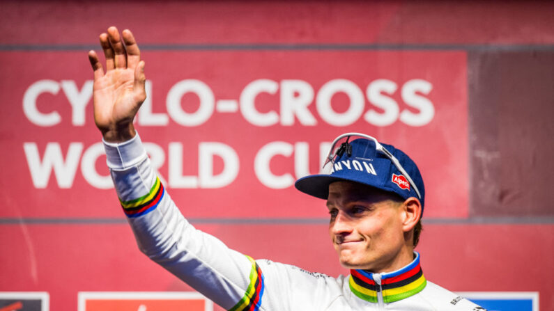 Mathieu van der Poel a remporté mardi à Gavre en Belgique la 10e étape de la Coupe du monde de cyclo-cross. (Photo : JASPER JACOBS/Belga/AFP via Getty Images)