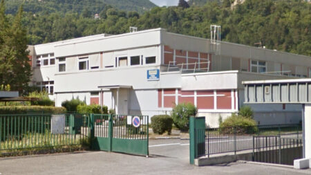 Isère : ils agressent la principale d’un collège à Corenc, leur père les amène lui-même au commissariat