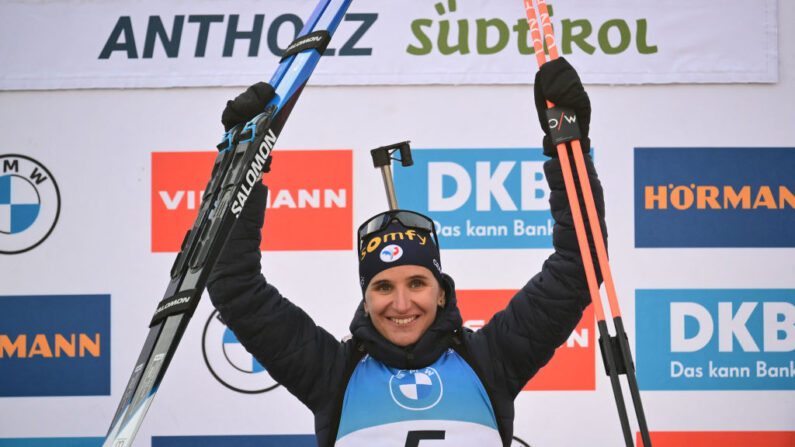 Julia Simon a remporté dimanche la mass-start d'Anterselva, dernière épreuve de Coupe du monde de biathlon avant les Mondiaux-2024. (Photo : MARCO BERTORELLO/AFP via Getty Images)