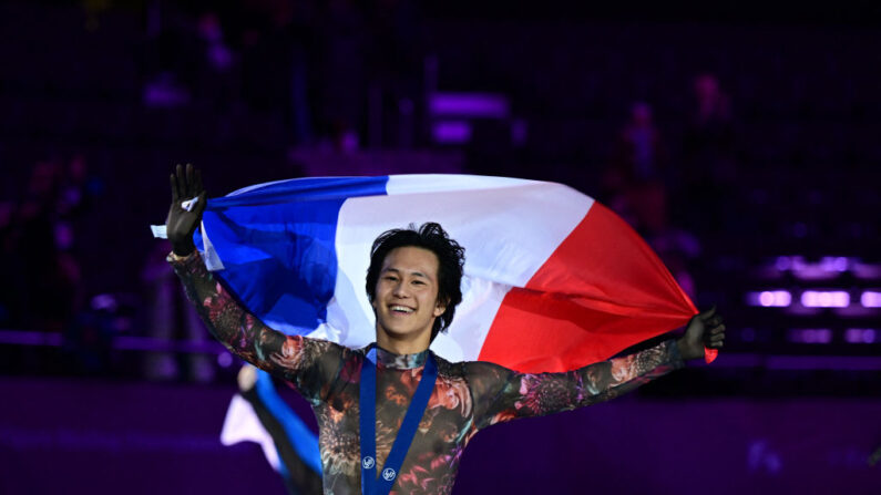 Adam Siao Him Fa a assumé son statut pour conserver avec panache son titre de champion d'Europe de patinage artistique.  (Photo : DANIEL MIHAILESCU/AFP via Getty Images)