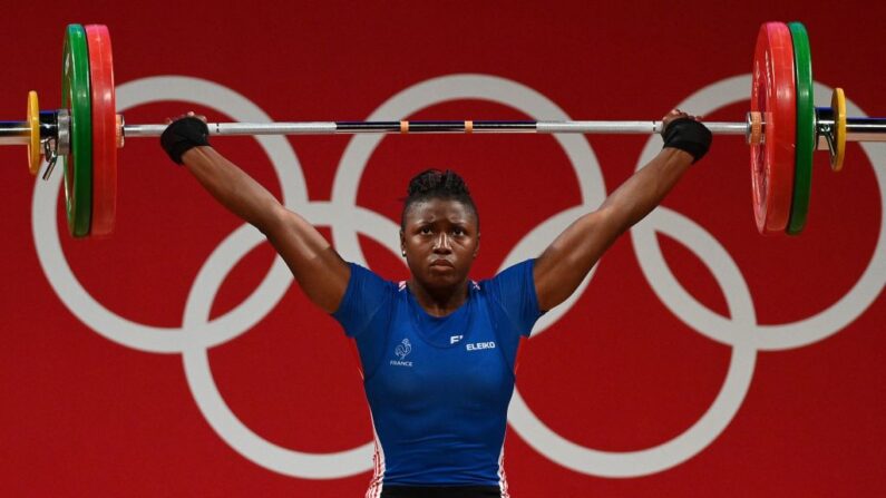 Dora Tchakounté est devenue vice-championne d'Europe en total olympique dans sa catégorie des -59 kg, mercredi à Sofia. (Photo : VINCENZO PINTO/AFP via Getty Images)