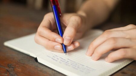 Une étude révèle que l’écriture augmente la connectivité cérébrale