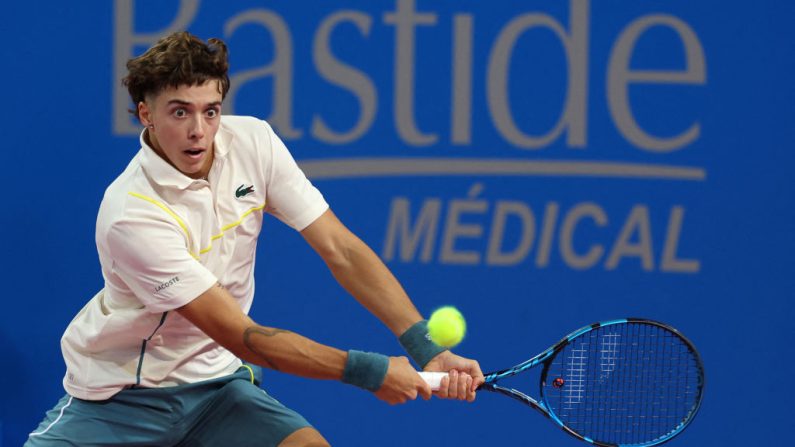 Arthur Cazaux a été victime d'un malaise lundi lors des qualifications du tournoi Masters 1000 de Miami, s'évanouissant sur le court où il affrontait son compatriote Harold Mayot. (Photo : PASCAL GUYOT/AFP via Getty Images)