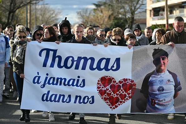 Une « Marche Blanche » en hommage à Thomas, un adolescent décédé le 19 novembre 2023 à Crépol. (OLIVIER CHASSIGNOLE/AFP via Getty Images)