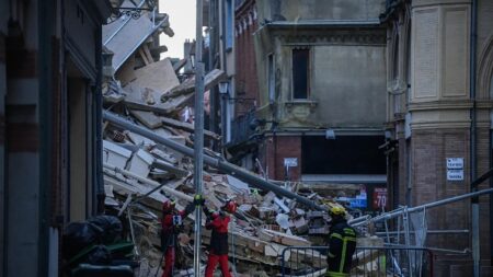 Toulouse : un vieil immeuble du centre-ville s’effondre, des recherches en cours