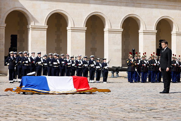 Hommage à l'amiral Philippe de Gaulle, à l'Hôtel des Invalides à Paris le 20 mars 2024. (Photo LUDOVIC MARIN/POOL/AFP via Getty Images)