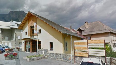 « 386 pièces de gibiers dans le congélateur »: prison avec sursis requise contre un maire et son fils, accusés de braconnage dans les Hautes-Alpes