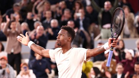 Roland-Garros: Monfils fait le show et rejoint le deuxième tour