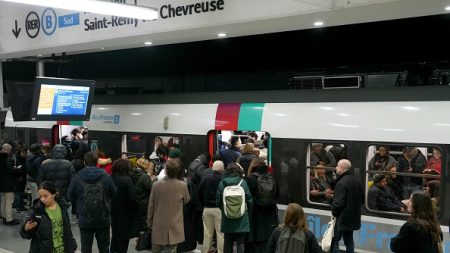 Grève pour les primes JO-2024 : mardi difficile sur les RER et trains de banlieue