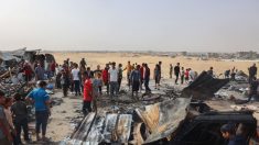 À Rafah, des dizaines de déplacés morts brûlés dans leurs tentes, Israël parle d’une attaque contre un complexe abritant des terroristes