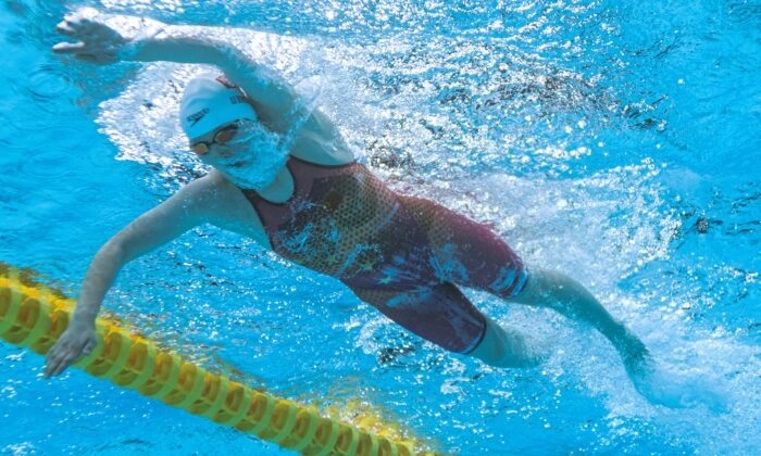 Li Bingjie, nageuse chinoise, lors de l'épreuve de natation du 400m nage libre féminin pendant les Jeux olympiques de Tokyo 2020, le 25 juillet 2021. (François-Xavier Marit/AFP via Getty Images)