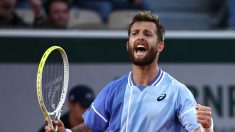 Roland-Garros: malgré un trou d’air, Moutet se qualifie pour le 3e tour