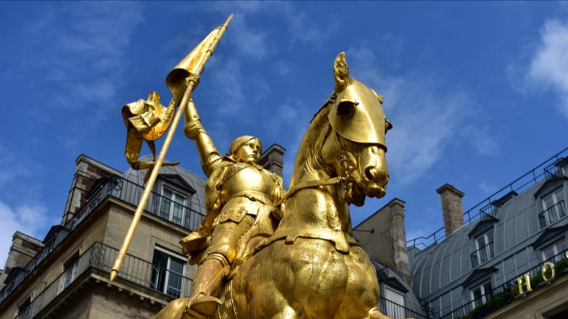 Statue de Jeanne d'Arc à Paris. (Photo: jmbf/Shutterstock)