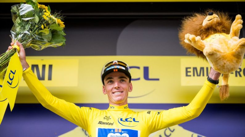 Romain Bardet, vainqueur de la première étape du Tour de France à Rimini dimanche et maillot jaune pour la première fois de sa carrière, a levé les bras pour la quatrième fois sur la Grande boucle. Voici un panorama de ses quatre victoires. (Photo : JASPER JACOBS/BELGA MAG/AFP via Getty Images)