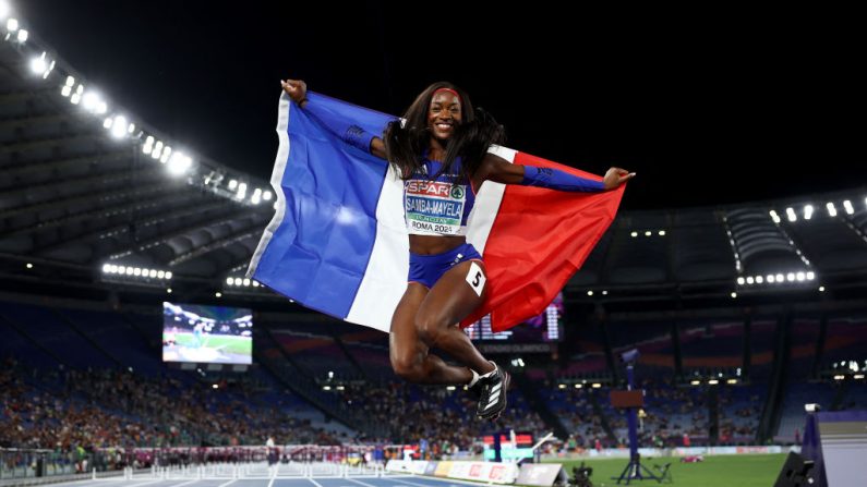 Cyréna Samba-Mayela a été sacrée championne d'Europe du 100 m haies samedi à Rome en signant la meilleure performance mondiale de l'année et en pulvérisant encore son propre record de France en 12 sec 31 (vent: +0.8 m/s). (Photo : ANNE-CHRISTINE POUJOULAT/AFP via Getty Images)