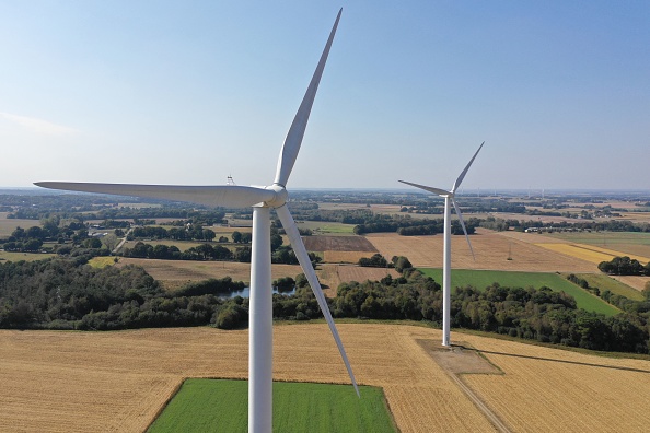 Bretagne : une association obtient le démantèlement de trois éoliennes après 16 ans de procédures, une première en France