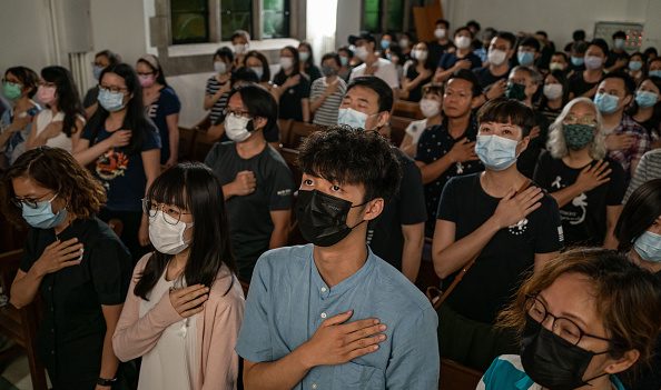 Appel d’élus américains : YouTube doit rétablir à Hong Kong l’accès au chant de protestation « Glory to Hong Kong »