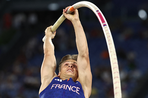 Thibaut Collet lors de la finale du saut à la perche aux championnats d'Europe d'athlétisme à Rome, le 12 juin 2024. (Photo ANNE-CHRISTINE POUJOULAT/AFP via Getty Images)