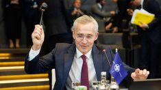 Le chef de l’OTAN menace Pékin et appelle à un renforcement militaire pour l’Ukraine