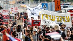 Contre la guerre et opposés au gouvernement Netanyahu, des milliers d’Israéliens manifestent